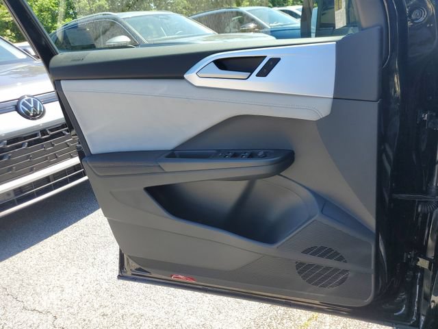 New 2026 Volkswagen Taos SE FWD image 29