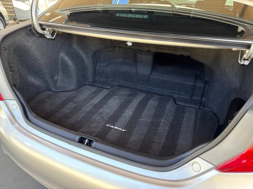 Used 2012 Toyota Camry LE FWD image 26