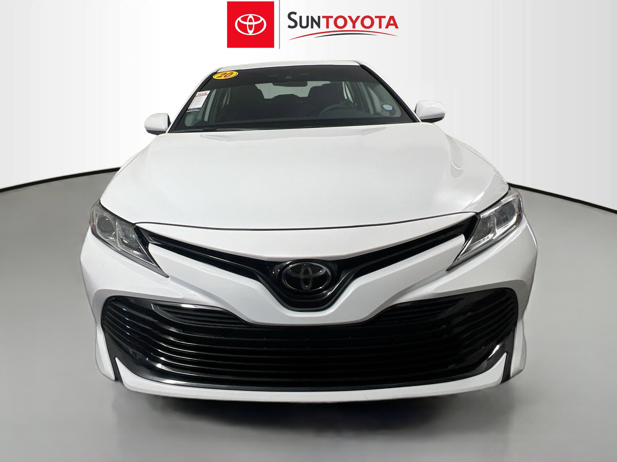 Used 2020 Toyota Camry L image 10