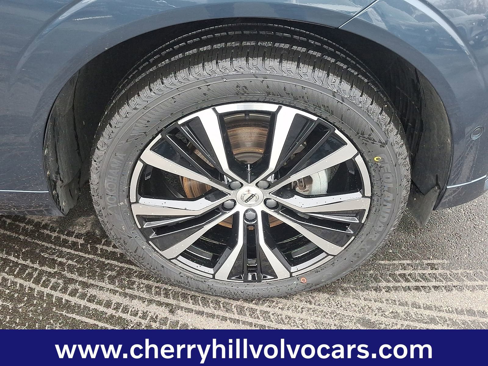 Certified 2023 Volvo XC60 B5 Plus w/ Climate Package image 9