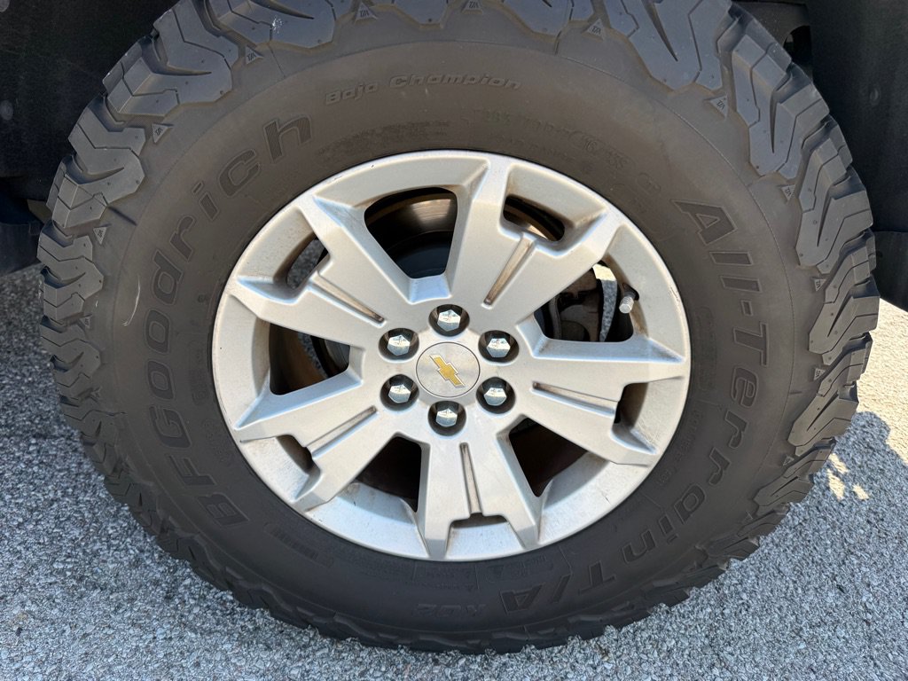 Used 2017 Chevrolet Colorado LT w/ LT Convenience Package RWD image 13