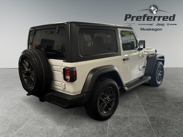 Used 2024 Jeep Wrangler Sport AWD/4WD image 17