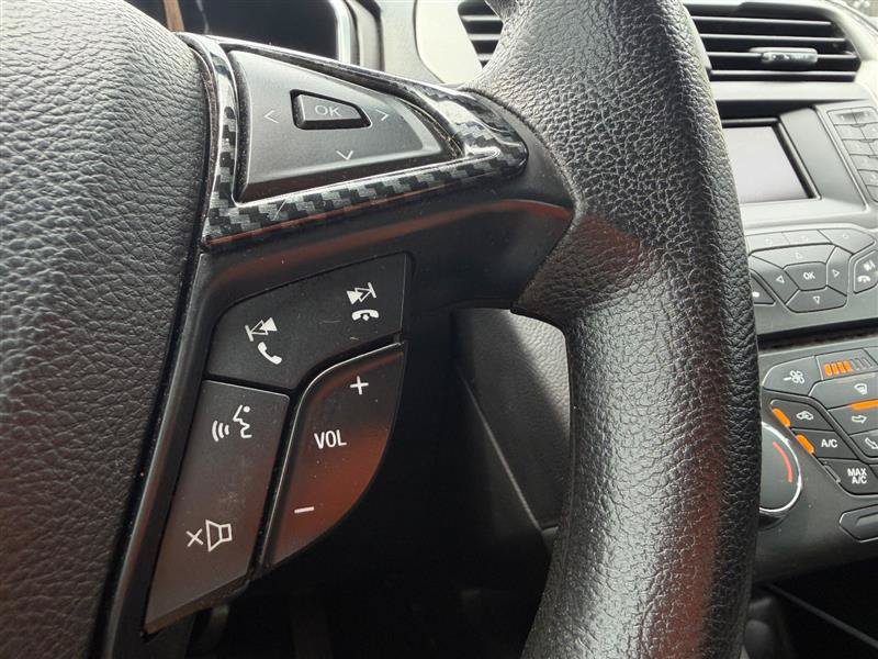 Used 2017 Ford Fusion SE FWD image 16