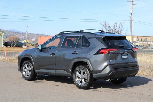Used 2022 Toyota RAV4 XLE image 3