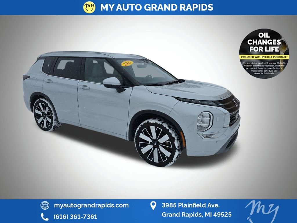 Used 2025 Mitsubishi Outlander SEL