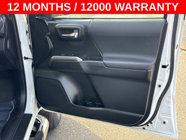 Used 2017 Toyota Tacoma TRD Sport AWD/4WD image 8