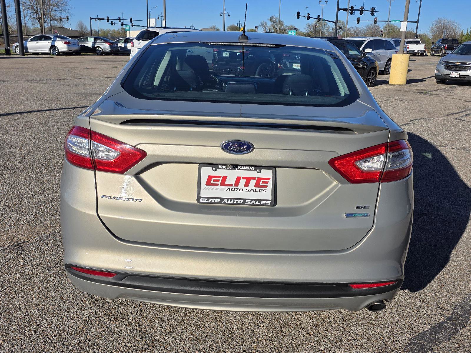 Used 2016 Ford Fusion SE w/ Equipment Group 201A image 6