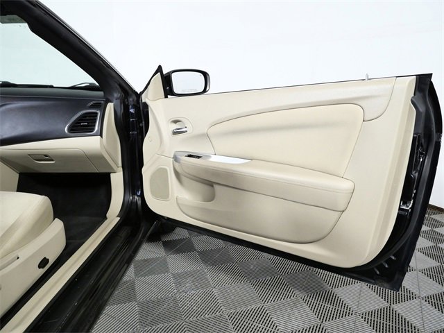 Used 2013 Chrysler 200 Touring image 10