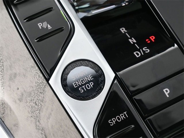 New 2025 BMW X7 xDrive40i w/ Executive Package image 7