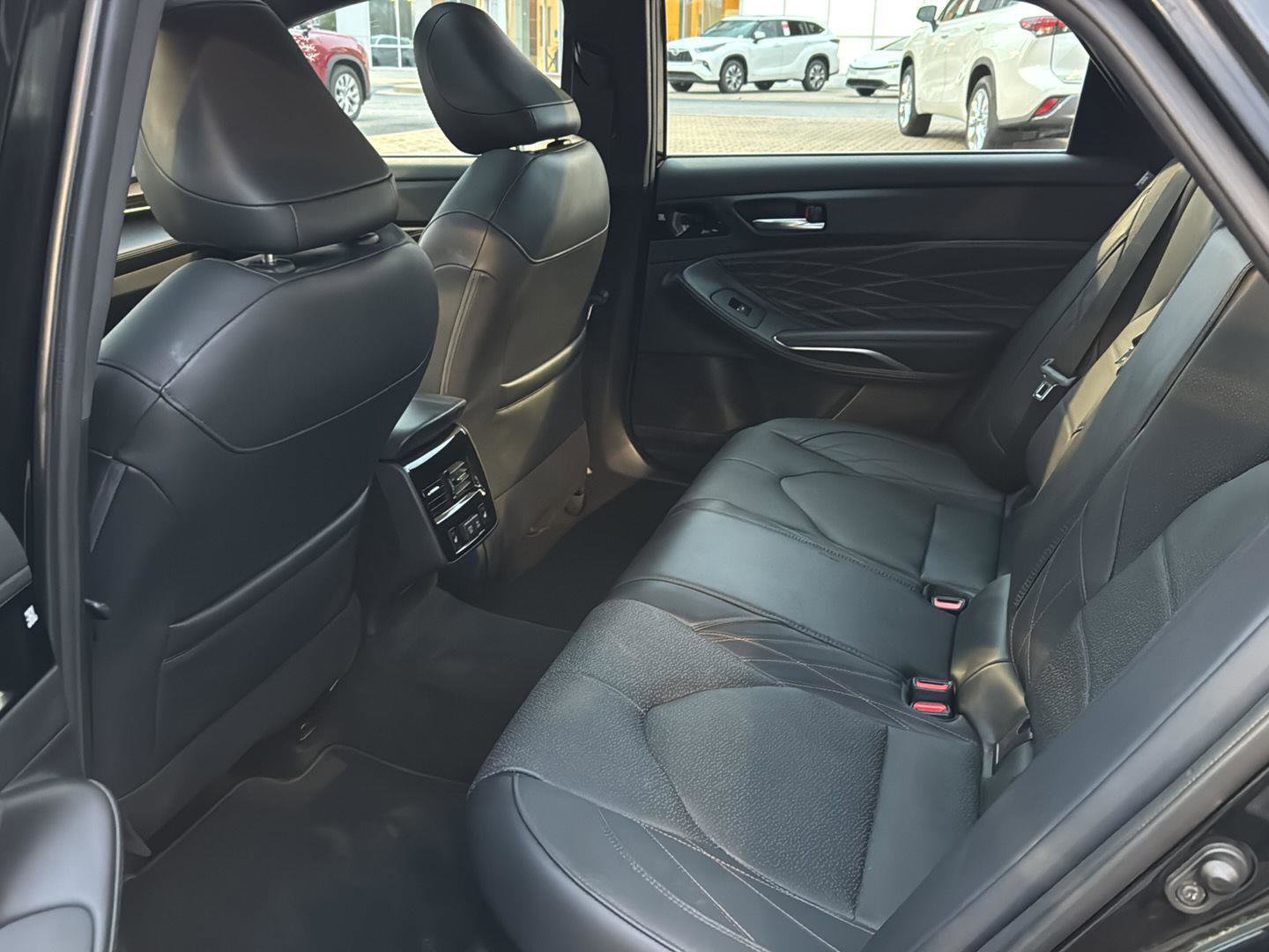 Certified 2022 Toyota Avalon Limited w/ Advanced Safety Package image 9