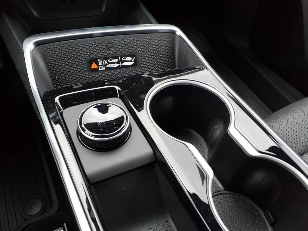 New 2026 Chevrolet Equinox LT w/ Convenience Package II image 8