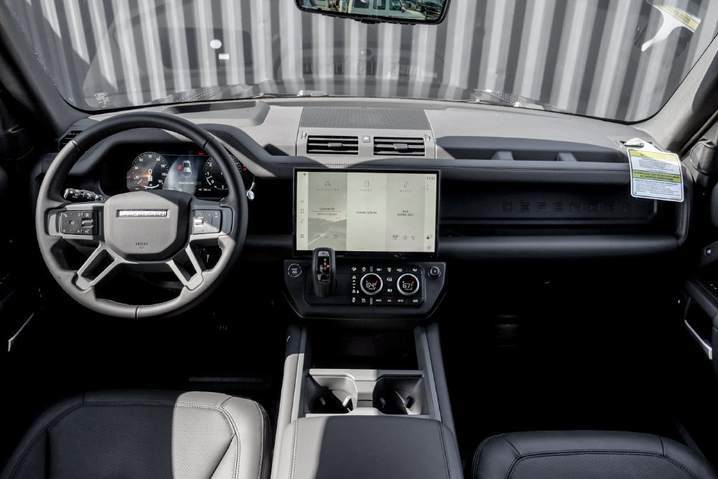 New 2026 Land Rover Defender 110 X-Dynamic SE AWD/4WD image 21