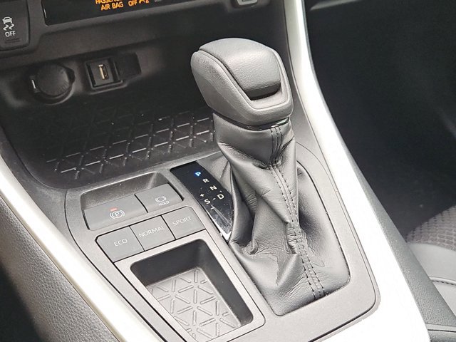 Used 2021 Toyota RAV4 XLE image 12