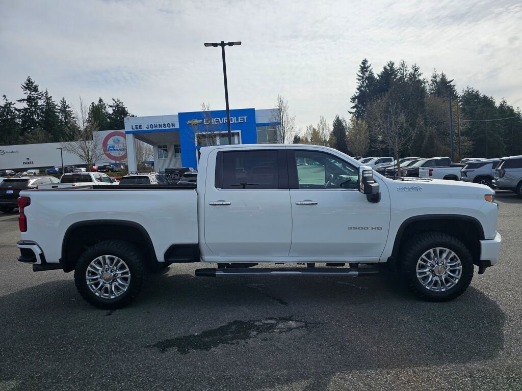 Used 2022 Chevrolet Silverado 3500 High Country w/ Safety Package II AWD/4WD image 4
