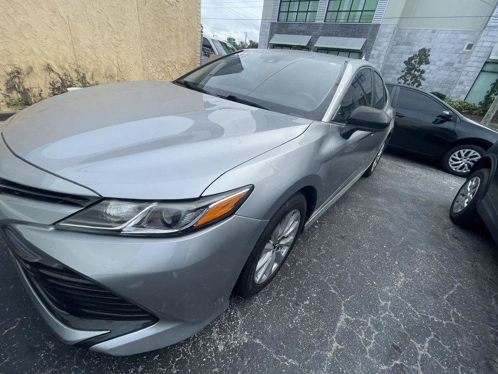 Used 2019 Toyota Camry LE FWD image 4
