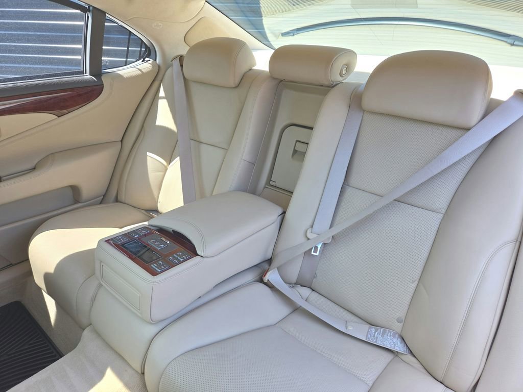 Used 2007 Lexus LS 460 L image 16