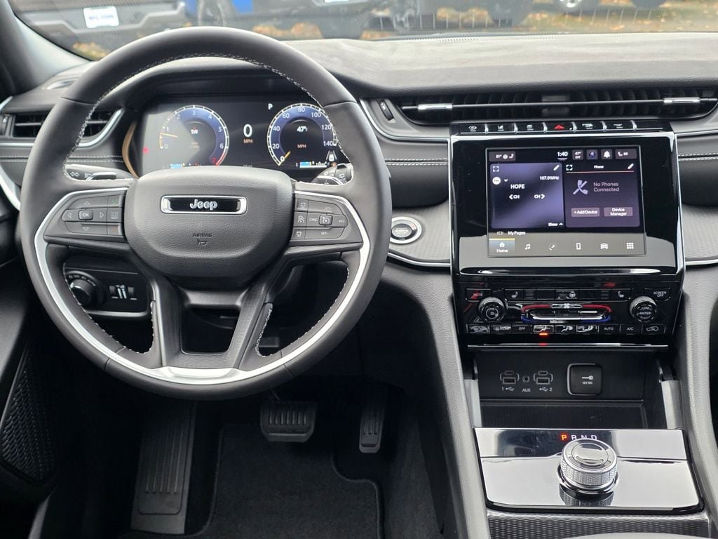 New 2025 Jeep Grand Cherokee Altitude AWD/4WD image 11