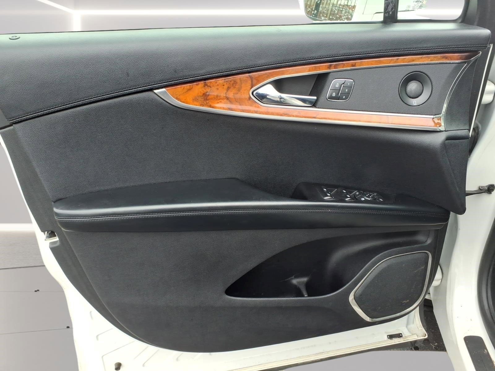 Used 2019 Lincoln Nautilus Select FWD image 8