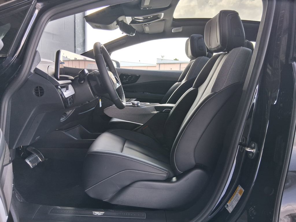 New 2026 Cadillac Optiq Sport 1 w/ LPO, ONYX Package RWD image 22