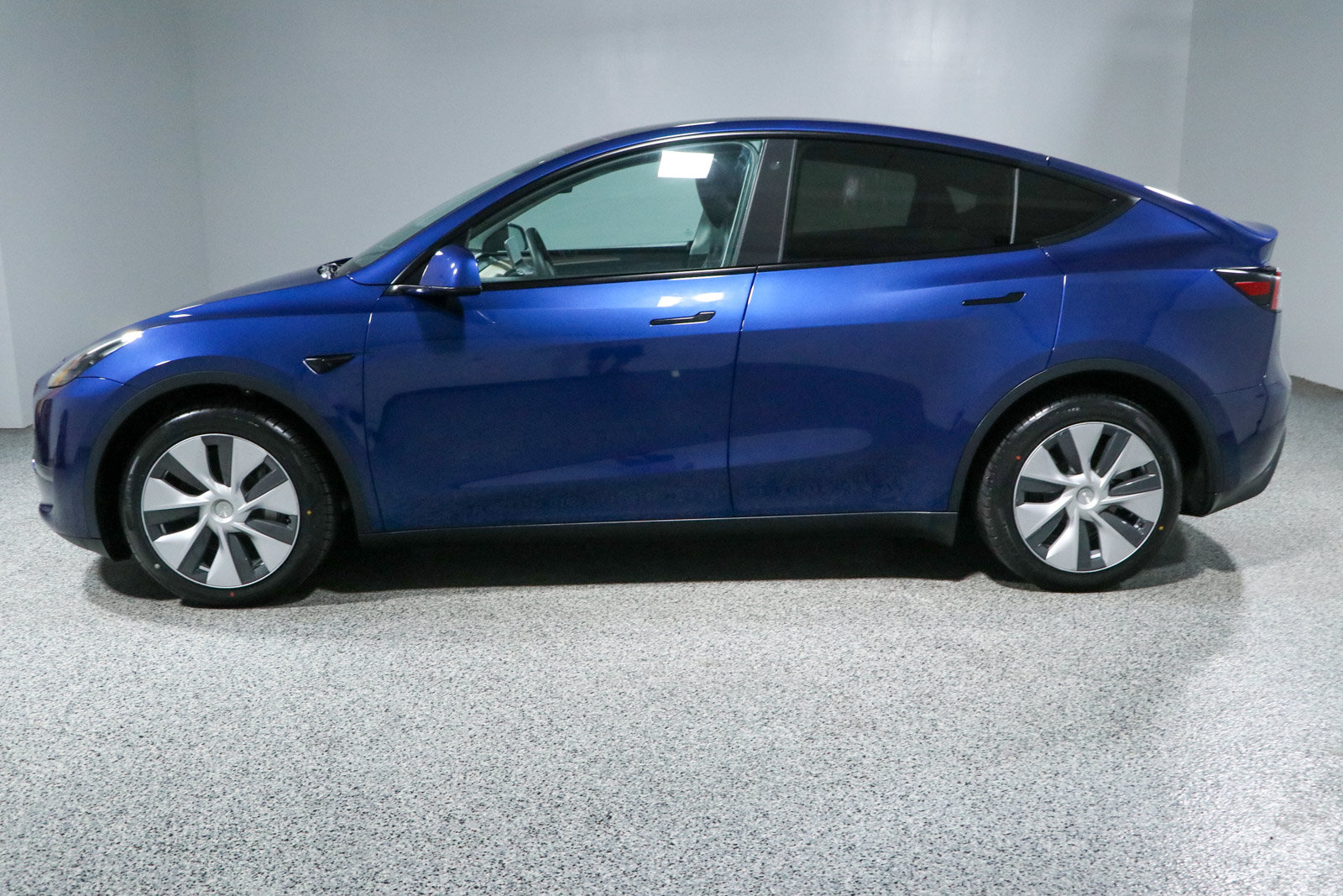 Used 2023 Tesla Model Y Long Range AWD/4WD image 10