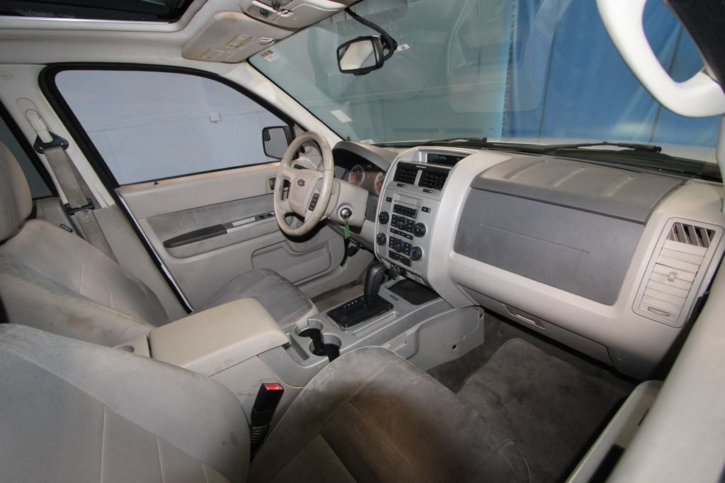 Used 2011 Ford Escape XLT w/ 201A Rapid Spec Order Code FWD image 18