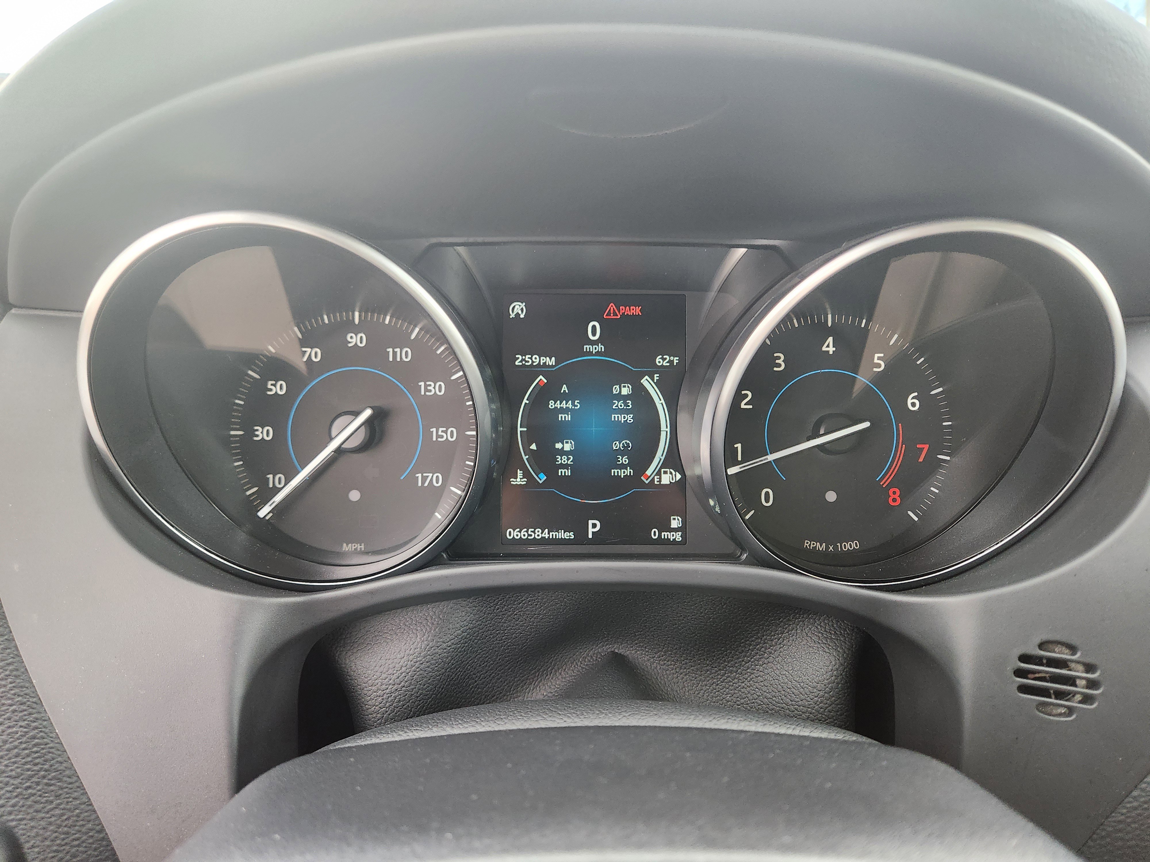 Used 2018 Jaguar F-PACE Premium image 8