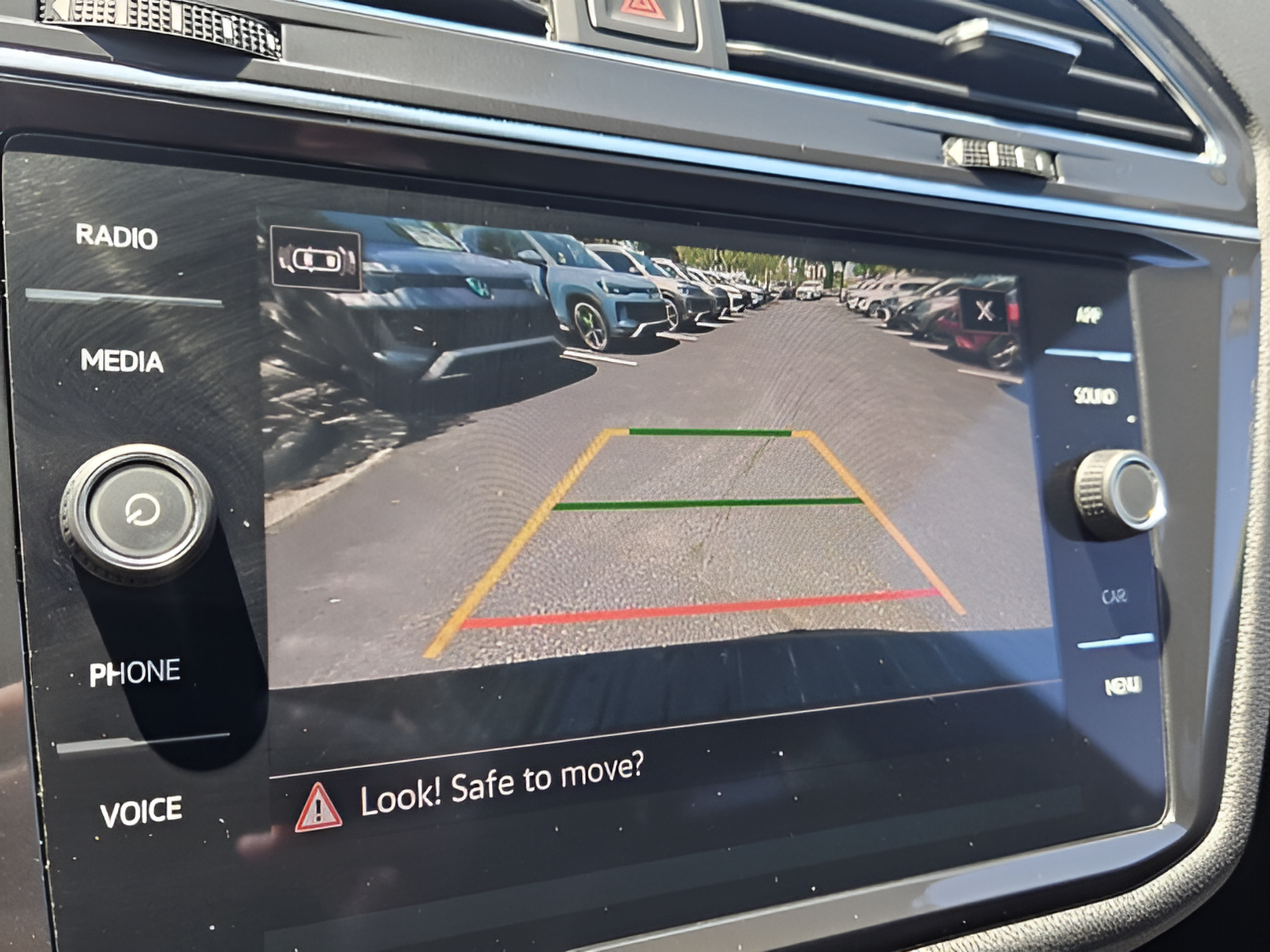 Certified 2023 Volkswagen Tiguan SE R-Line FWD image 18
