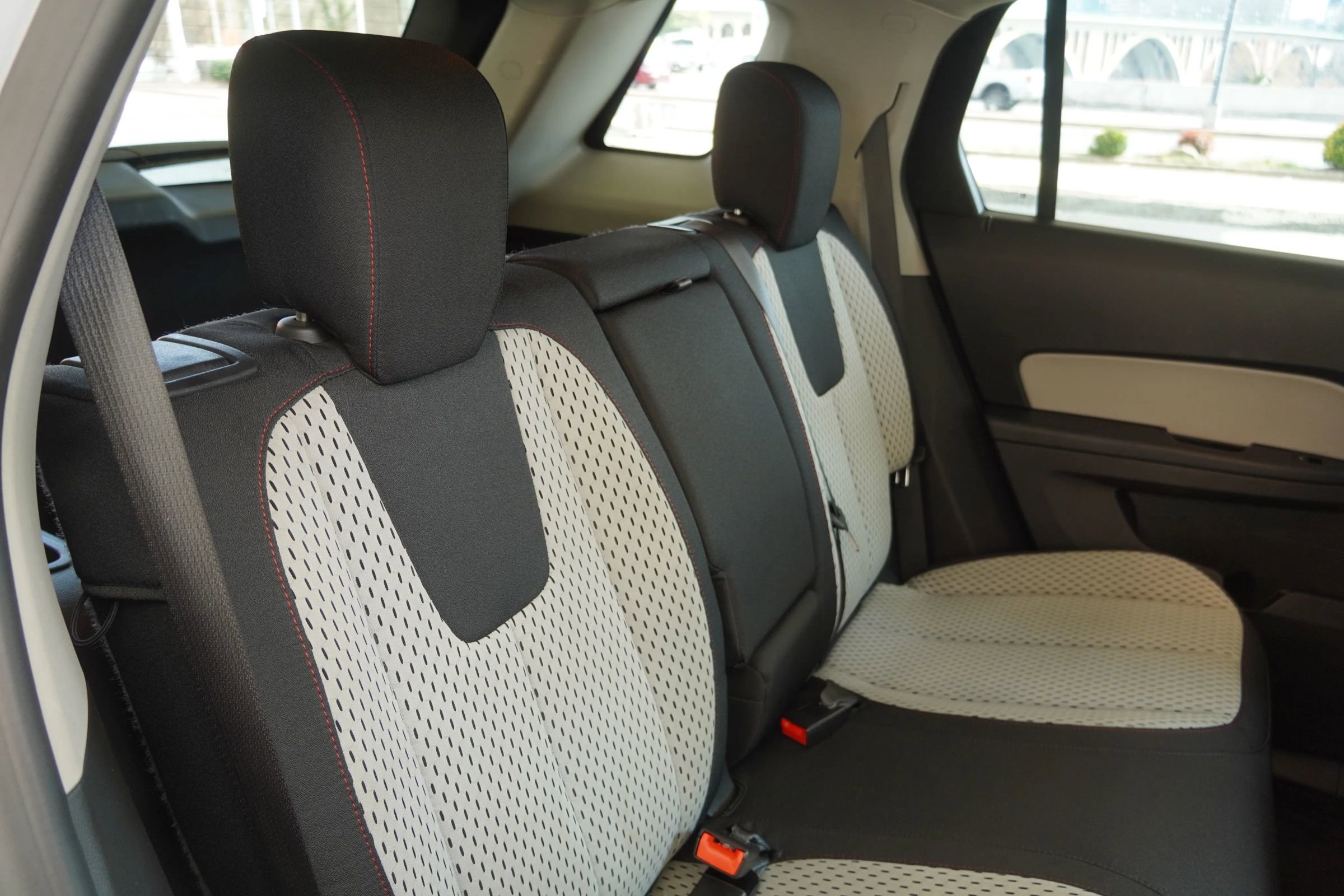 Used 2015 GMC Terrain SLE image 30