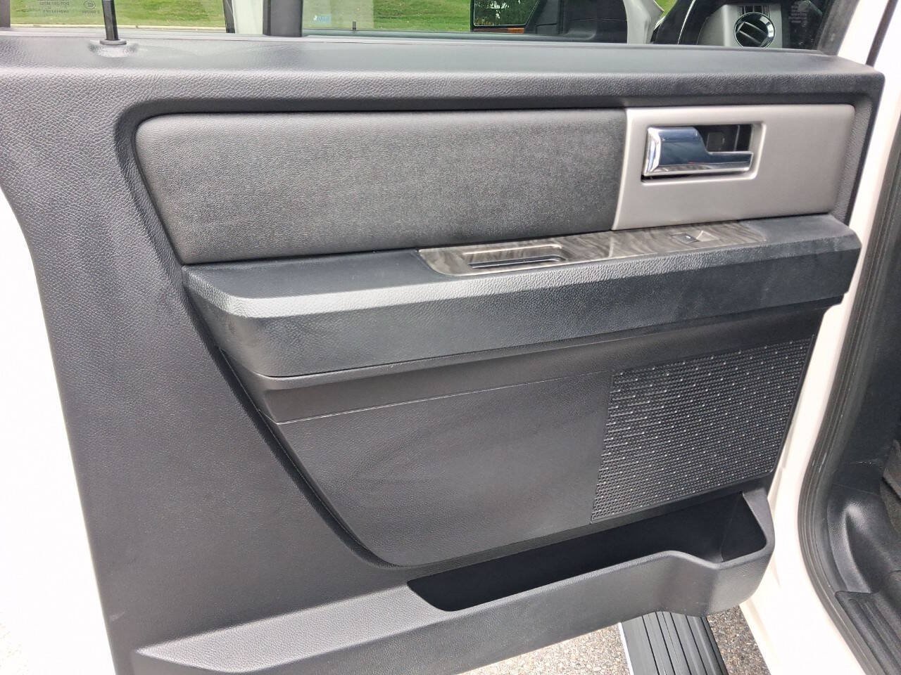 Used 2017 Ford Expedition Max Limited AWD/4WD image 23