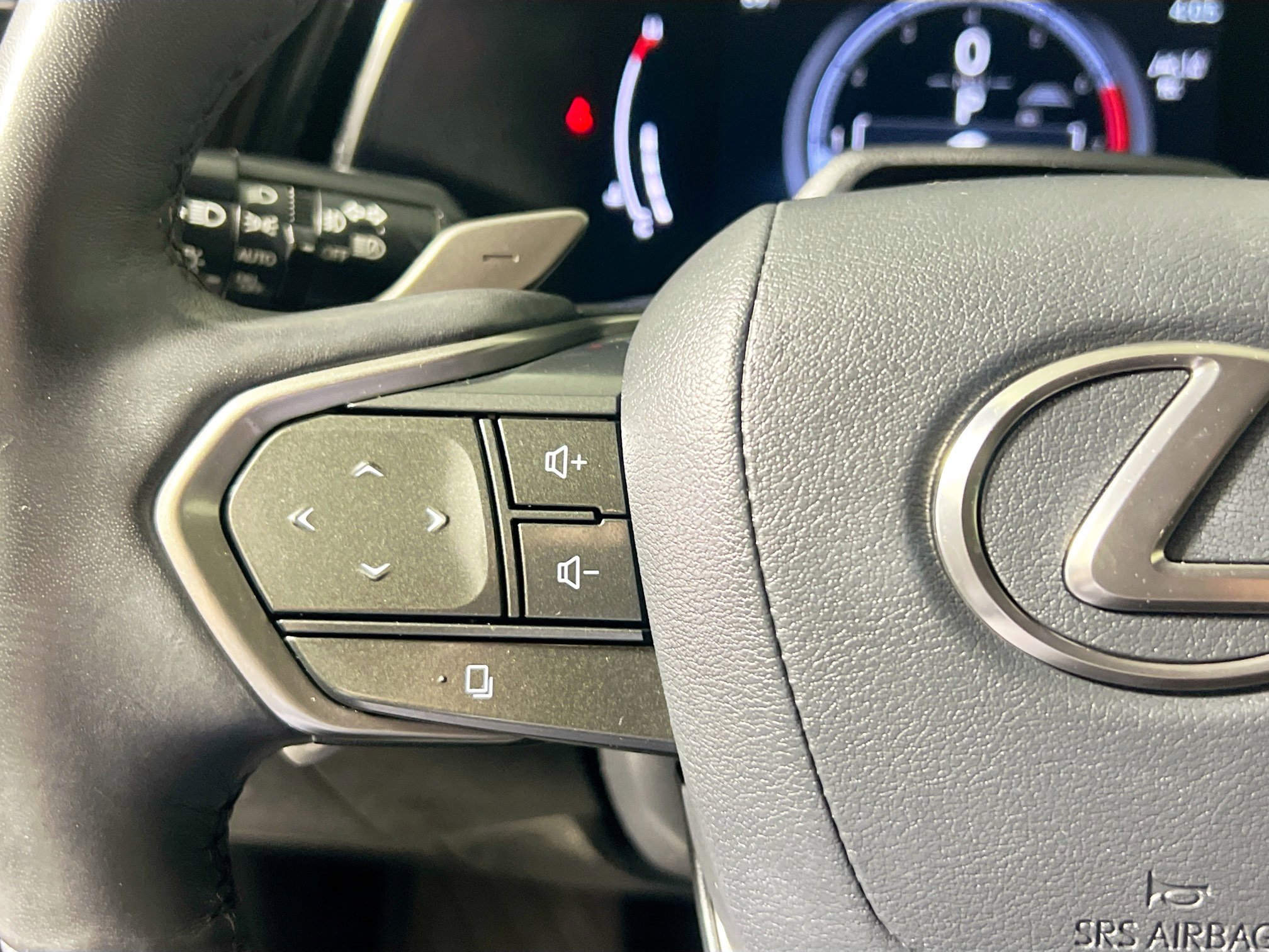 Used 2023 Lexus RX 350 FWD w/ Cold Area Package image 18