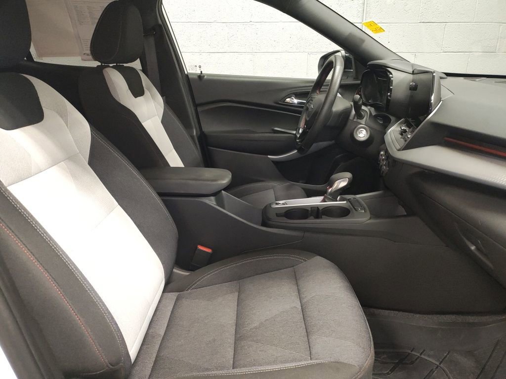 Certified 2024 Chevrolet Trax RS w/ Driver Confidence Package image 7