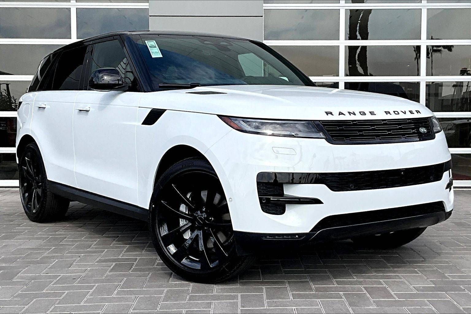 New 2026 Land Rover Range Rover Sport SE image 2
