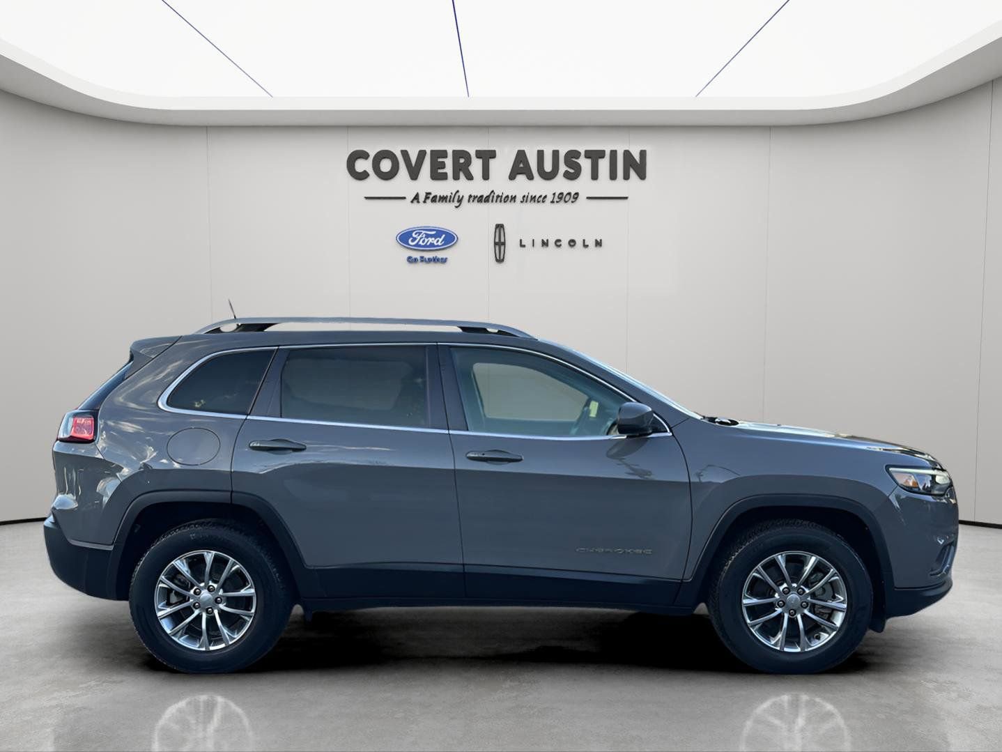 Used 2020 Jeep Cherokee Latitude Plus image 6