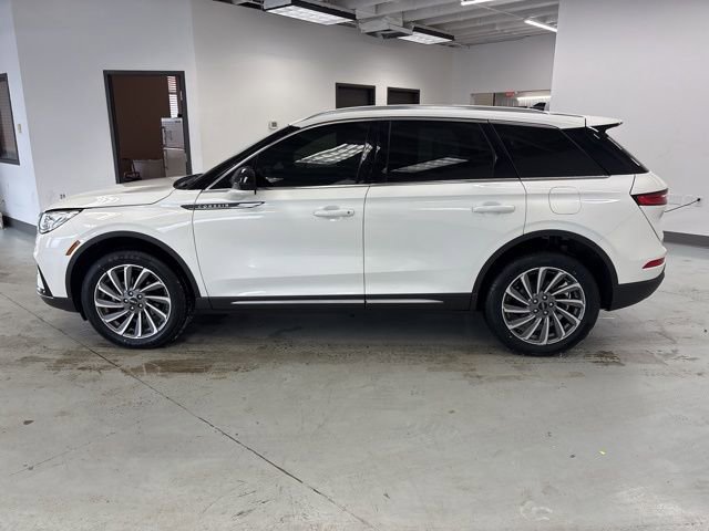 Used 2023 Lincoln Corsair Reserve w/ Rear Removable Package Tray image 8