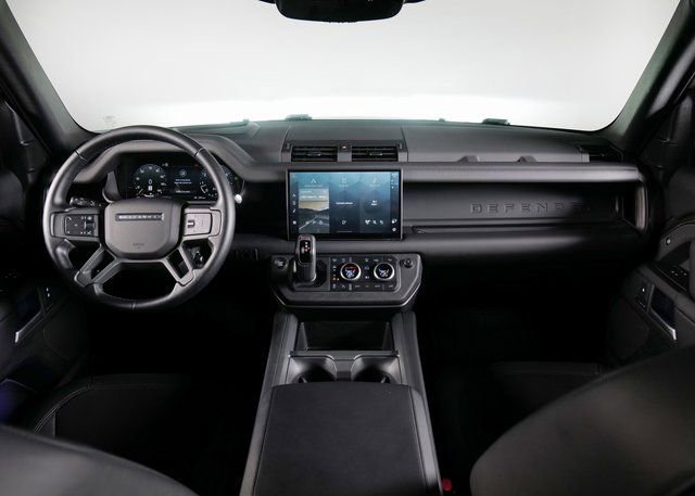 Used 2025 Land Rover Defender 110 S image 4
