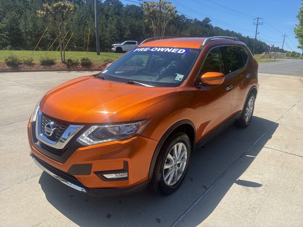 Used 2017 Nissan Rogue SV image 3