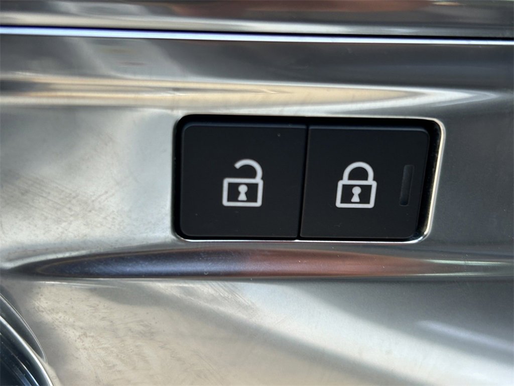 Used 2023 Land Rover Range Rover SE image 29