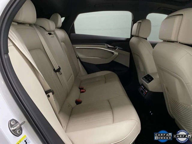 Used 2024 Audi Q8 e-tron Premium image 69