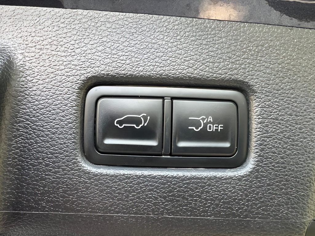 Used 2025 Kia Telluride SX w/ SX Captain's Chair Package AWD/4WD image 11