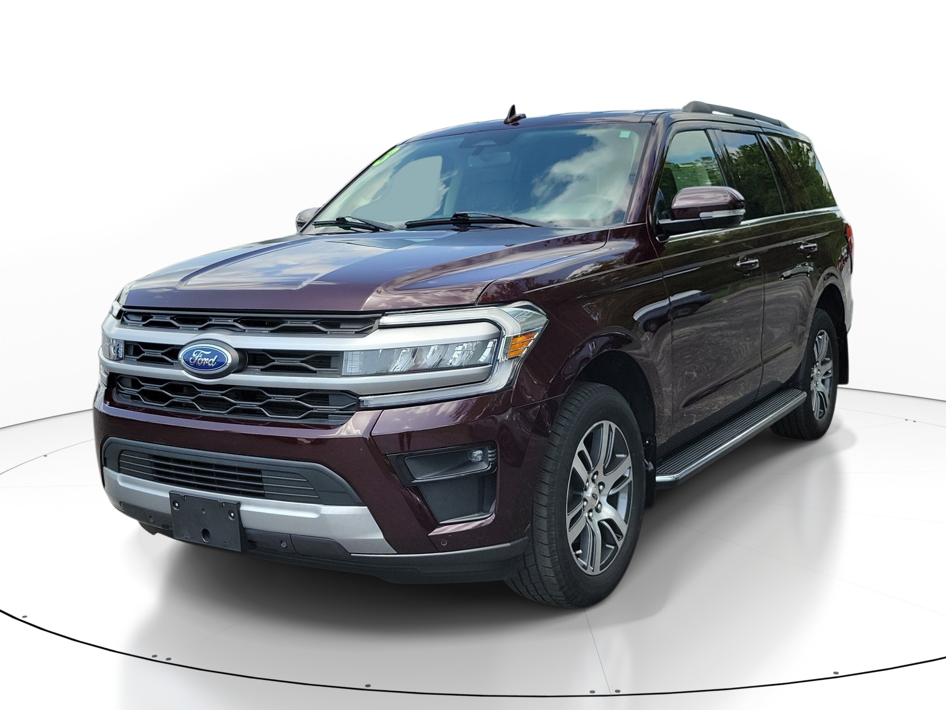 Used 2023 Ford Expedition XLT RWD image 3