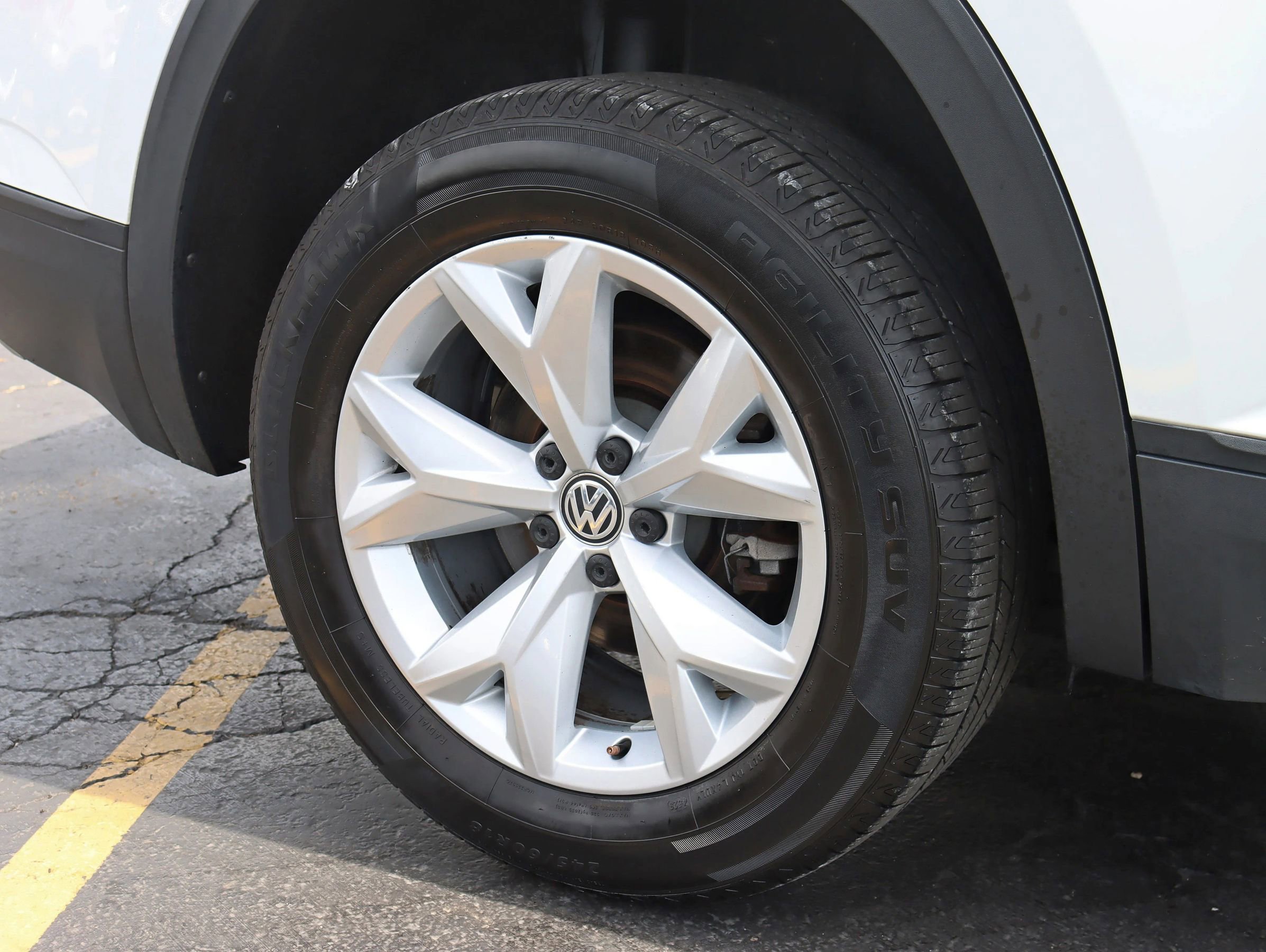 Used 2018 Volkswagen Atlas SE image 6
