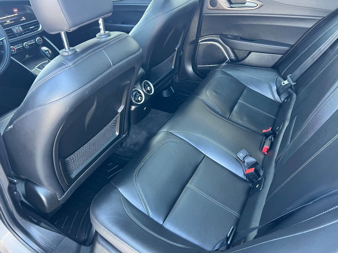 Used 2017 Alfa Romeo Giulia Ti image 15