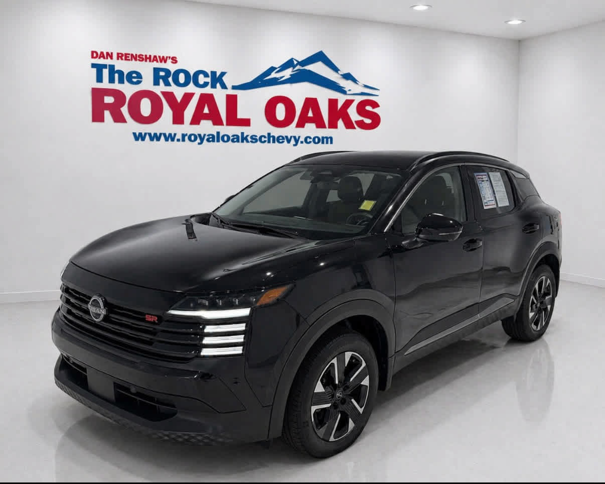 Used 2025 Nissan Kicks SR AWD/4WD image 1