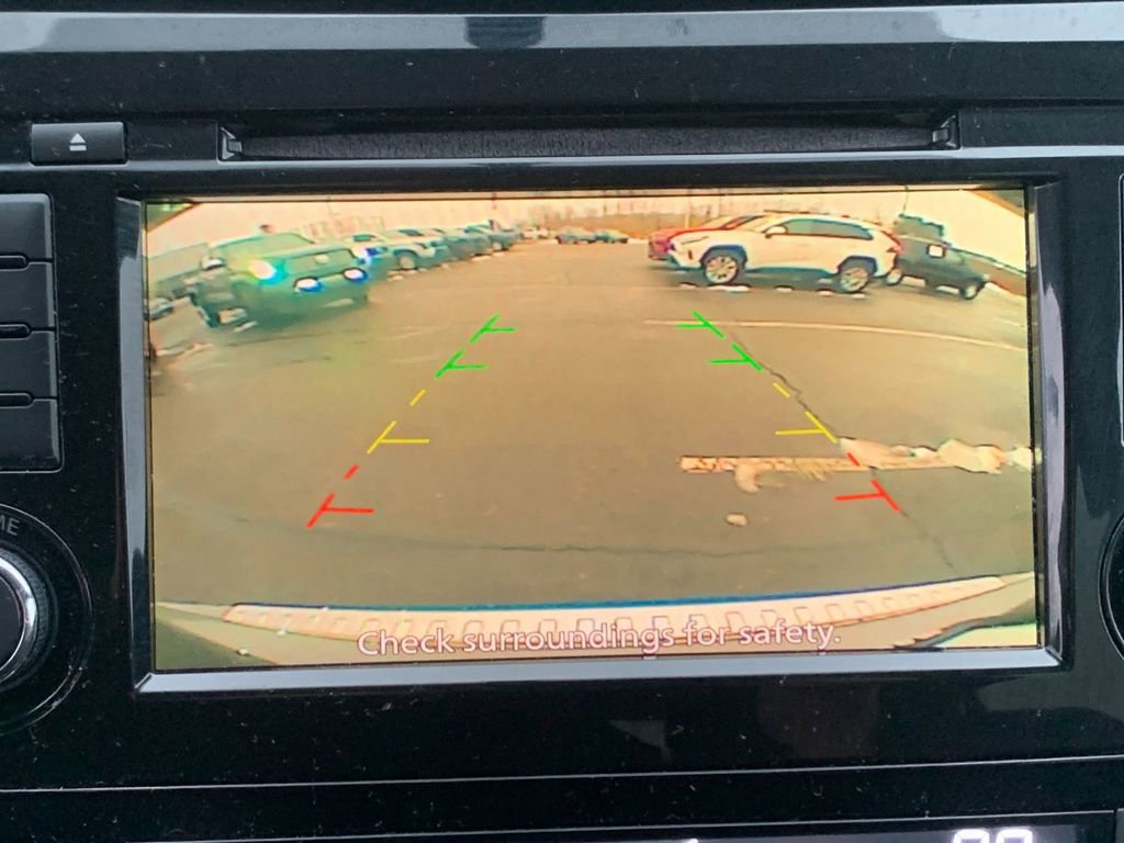 Used 2018 Nissan Rogue SV image 21