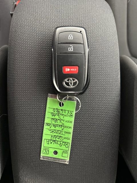 Used 2024 Toyota Corolla Cross LE AWD/4WD image 31