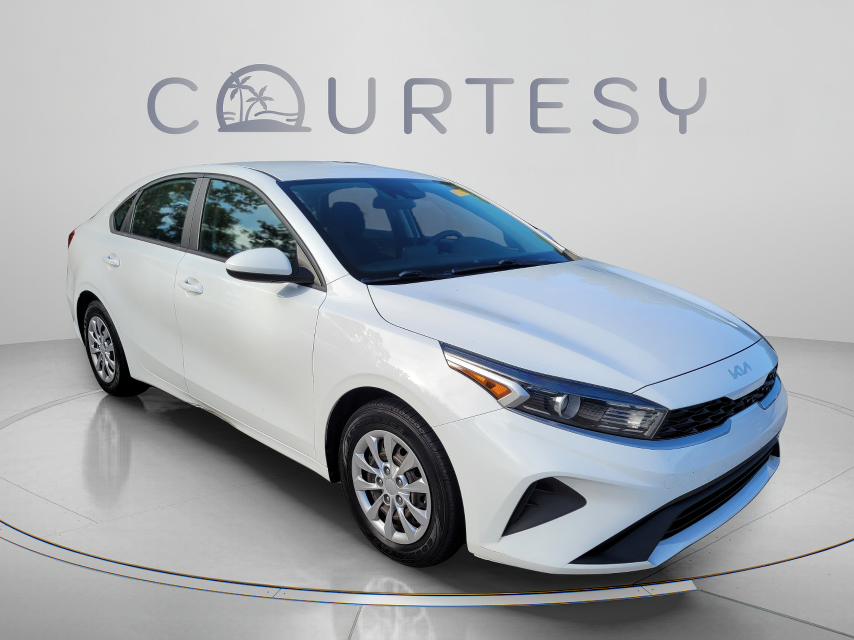 Used 2023 Kia Forte LX FWD image 4