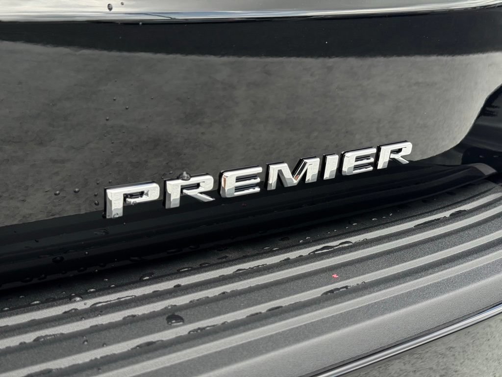 New 2026 Chevrolet Suburban Premier w/ Sun And Tow Package AWD/4WD image 15