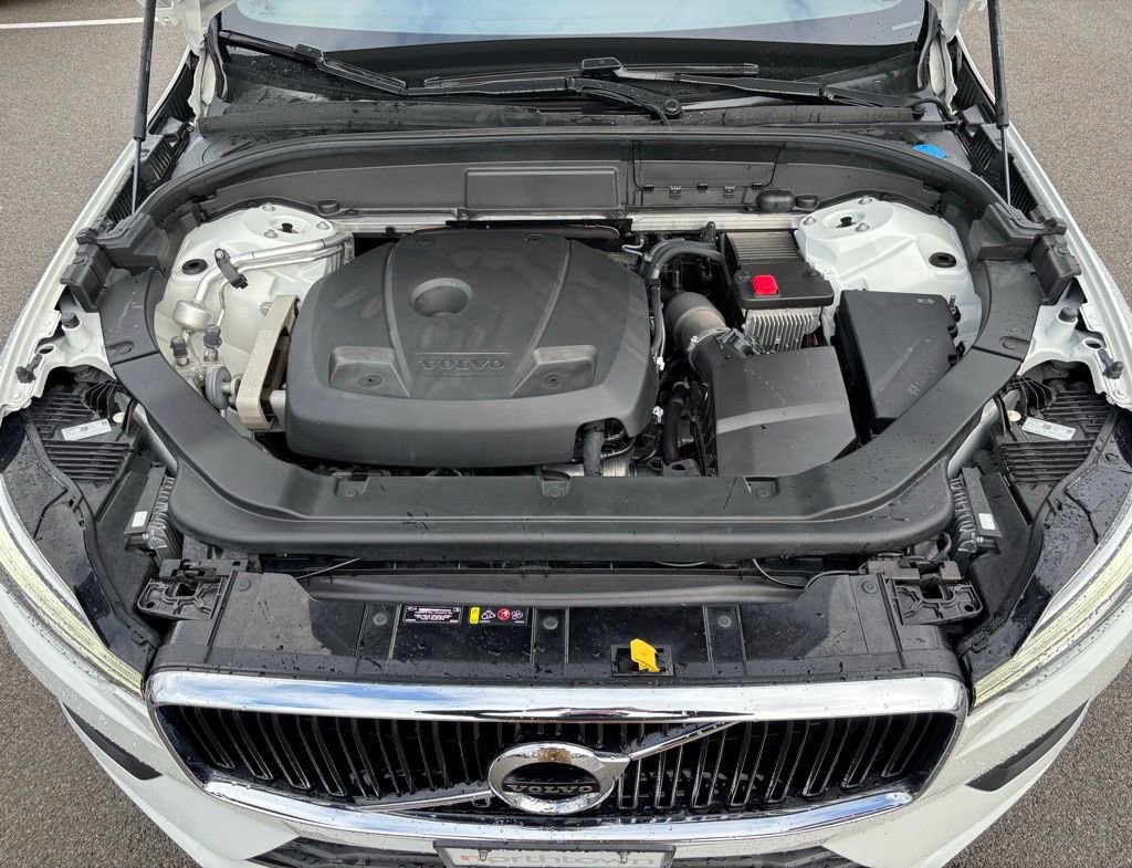 Used 2020 Volvo XC60 T5 Momentum image 28