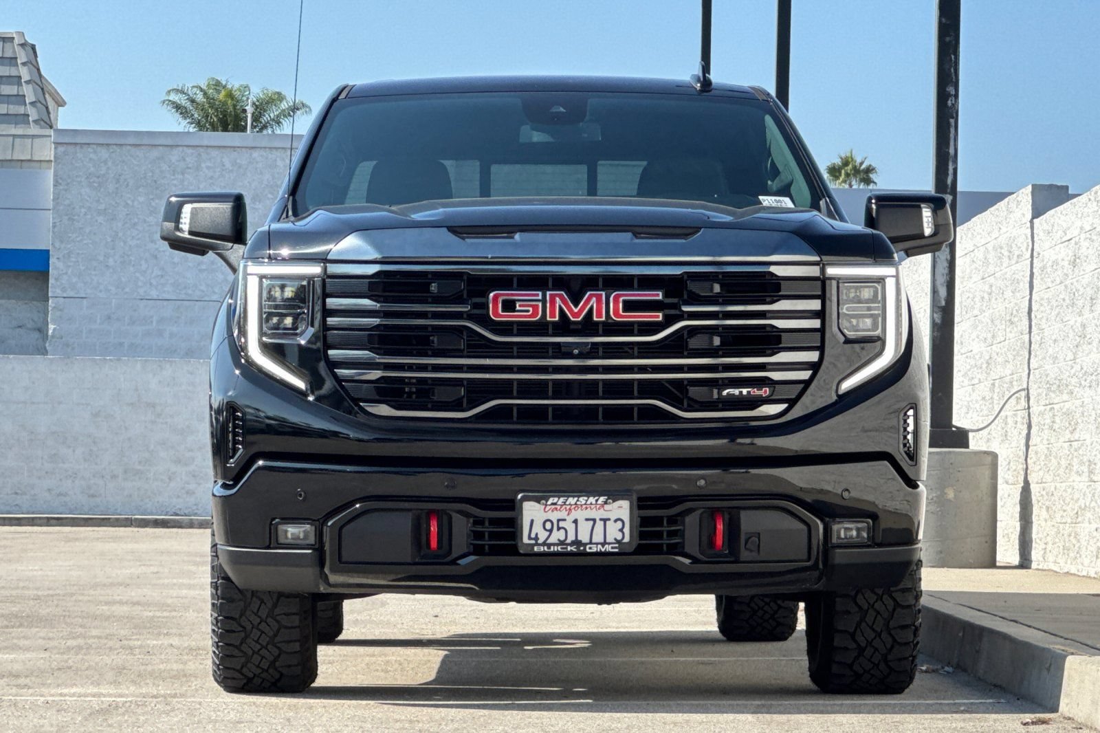 Certified 2023 GMC Sierra 1500 AT4 w/ AT4 Preferred Package AWD/4WD image 9