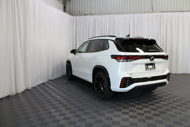 New 2025 Volkswagen Tiguan SE R-Line image 24